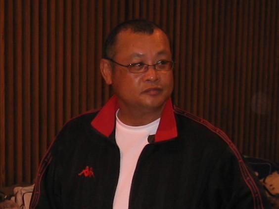 増岡秋男